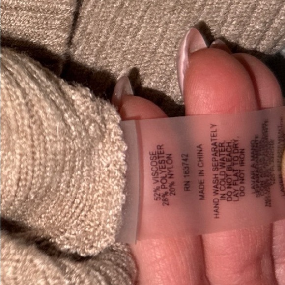 Aaeda Cottagecore Grandma Fairy Romantic Pearl Button Embroidered Small Cardigan - Picture 6 of 6